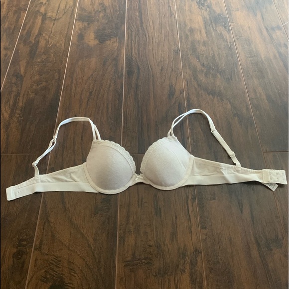 Cream Aerie bra with lace trim - Picture 1 of 3